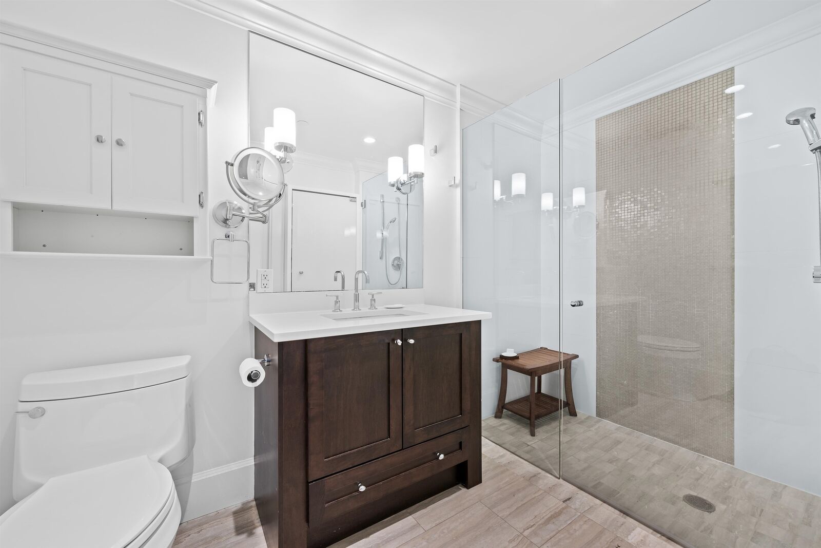 Property Photo:  1891 Marine Drive 9  BC V7V 1J7 