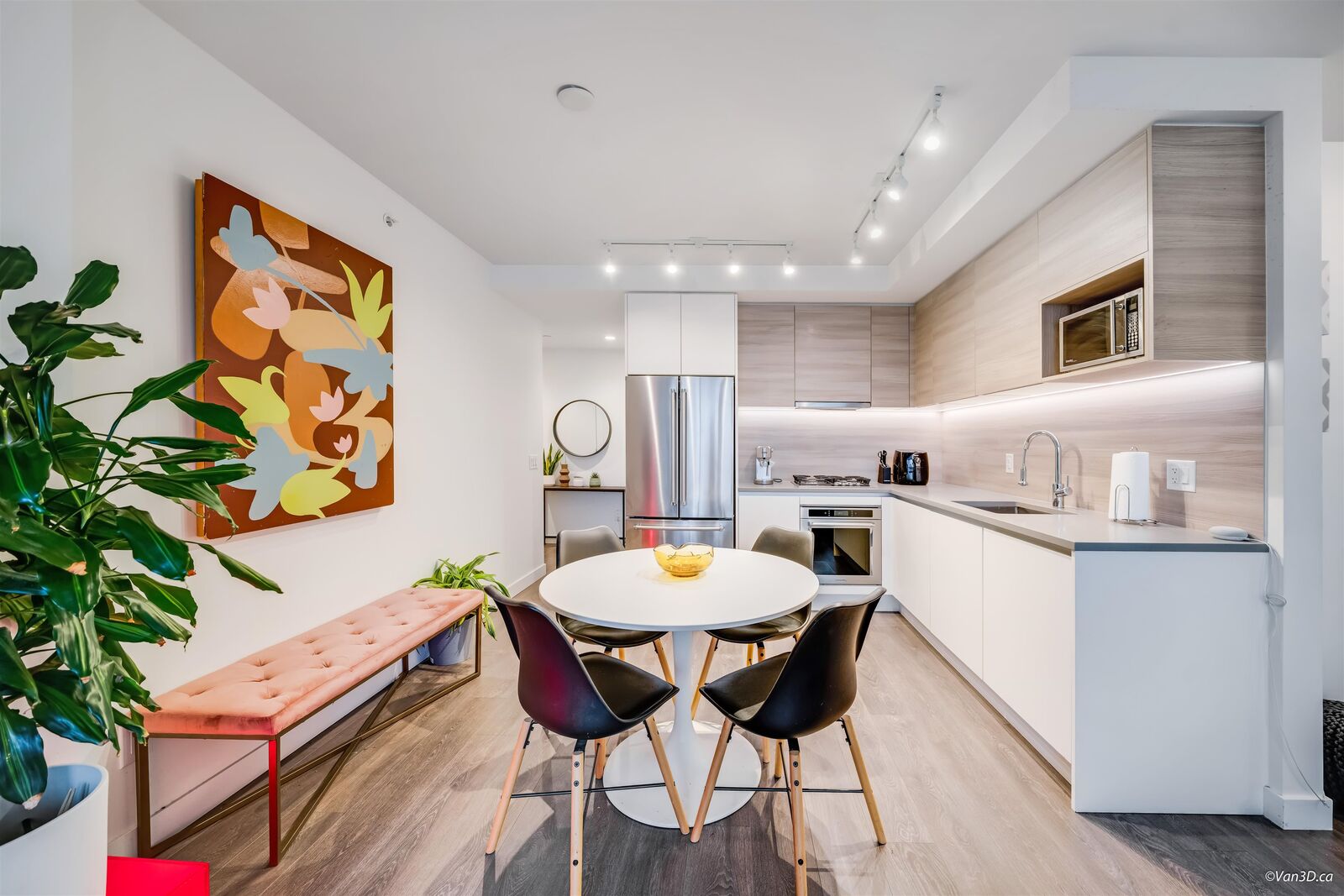 Property Photo: 525 Foster Avenue 1204 BC V3J 0H6