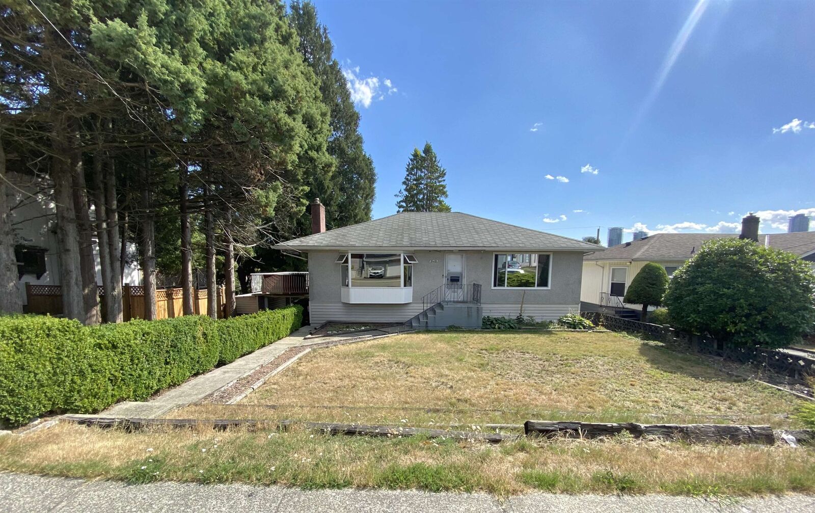 Property Photo: 5410 Parker Street BC V5B 1Z7