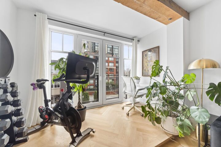 Property Photo: 1275 Hamilton Street 202 BC V6B 1E2