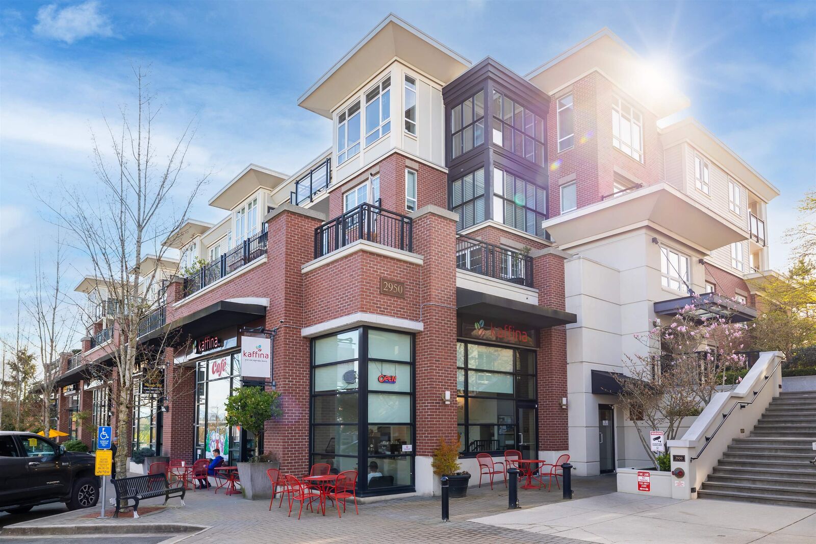 Property Photo: 2950 King George Boulevard 402 BC V4P 0E5