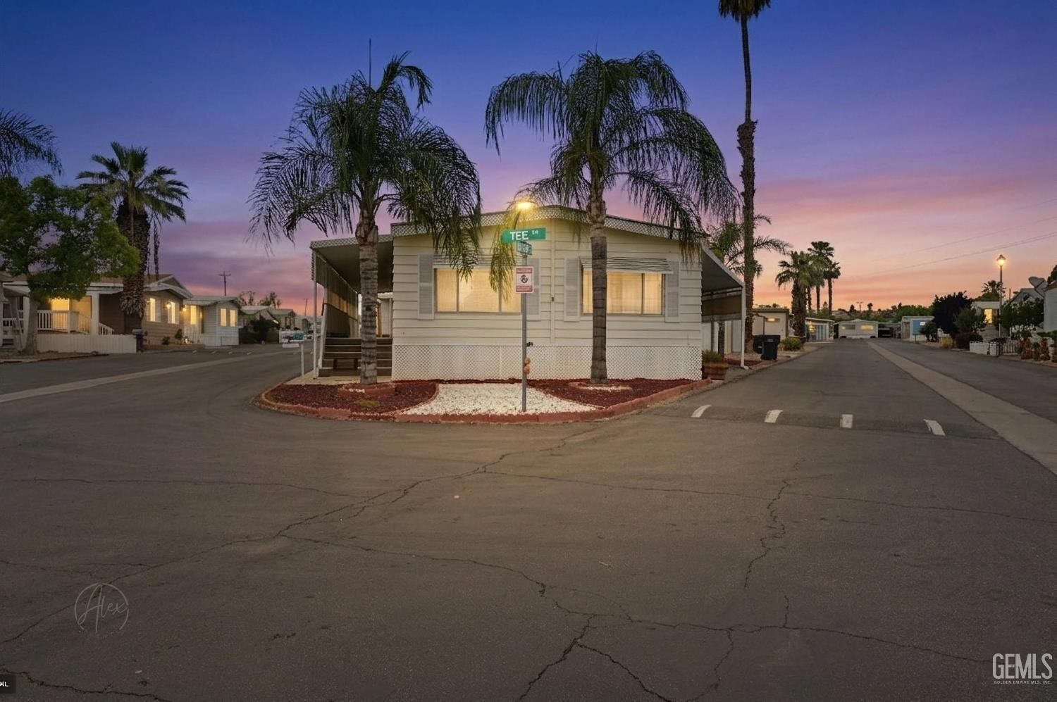 Property Photo:  4 Tee Lane  CA 93308 