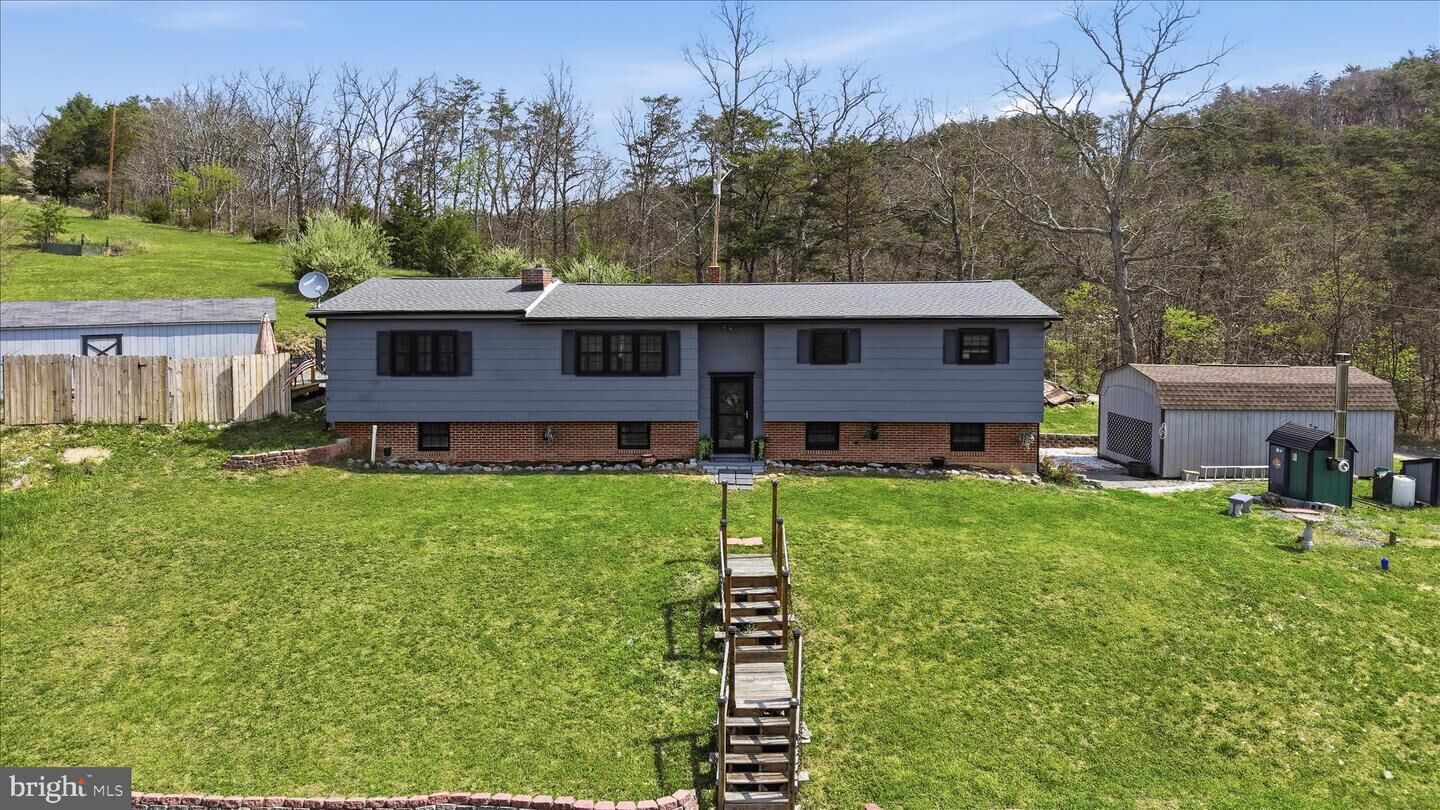 Property Photo:  73 Hilltop View Lane  WV 26753 