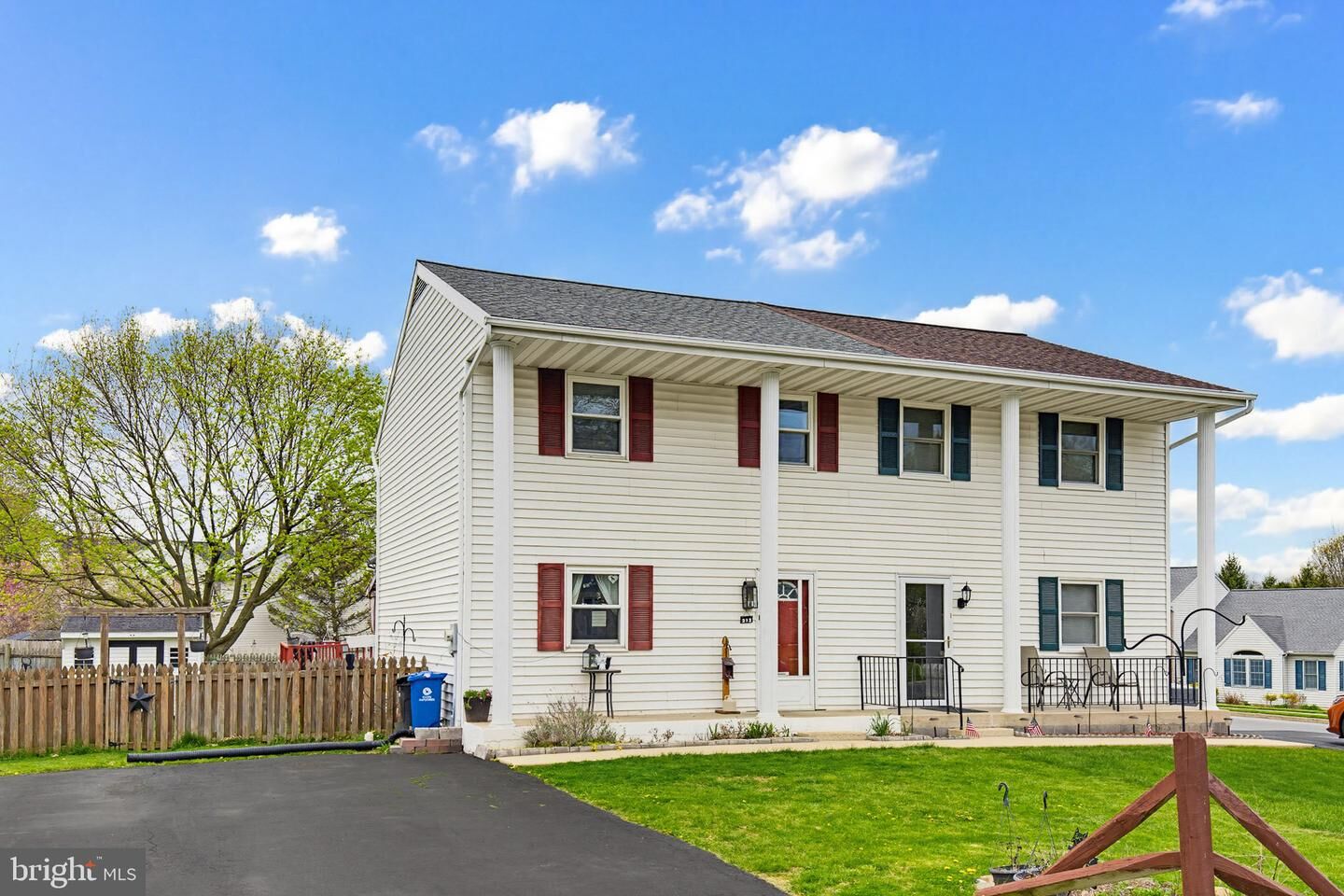 Property Photo:  212 Beechwood Lane  PA 17022 