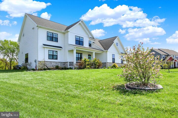 Property Photo:  117 Steven Drive  PA 17050 