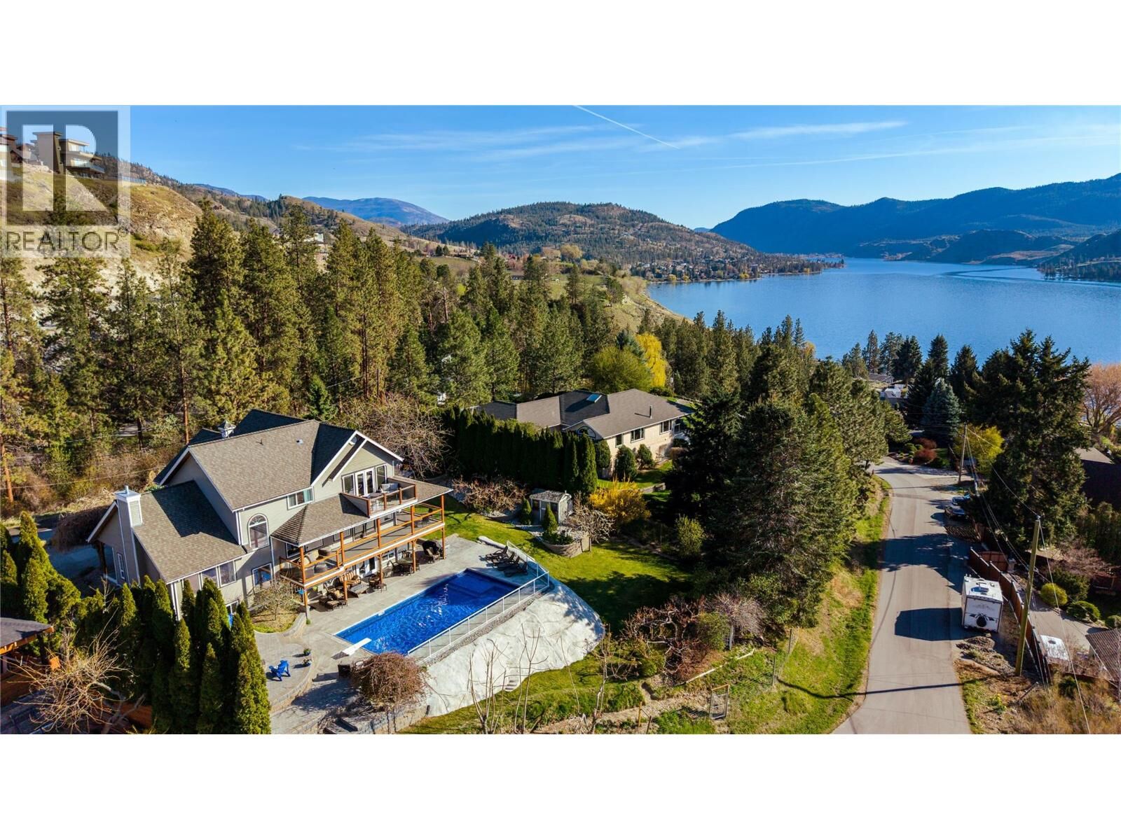 Property Photo: 165 Highland Drive BC V0H 1R3