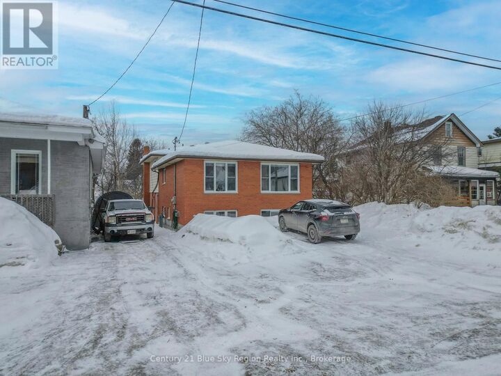Property Photo:  573 McLeod Street  ON P1B 5S9 
