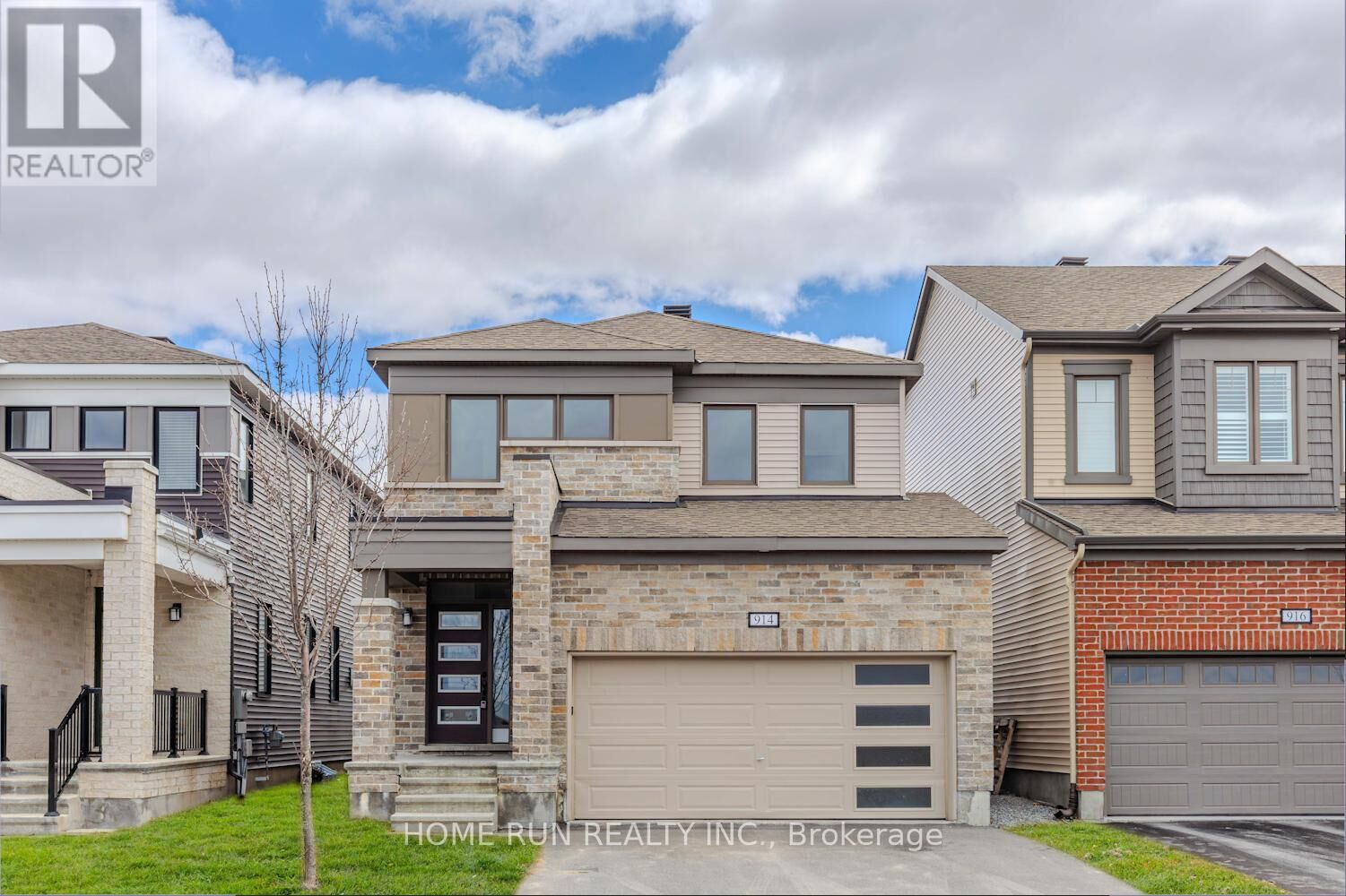 Property Photo:  914 Rubicon Place  ON K2V 0R1 