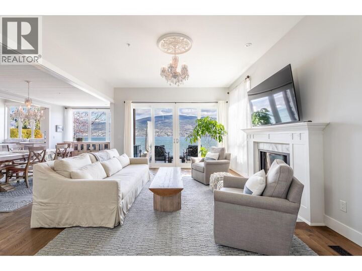 Property Photo: 15419 Lakeshore Drive North 11 BC V0H 1Z6