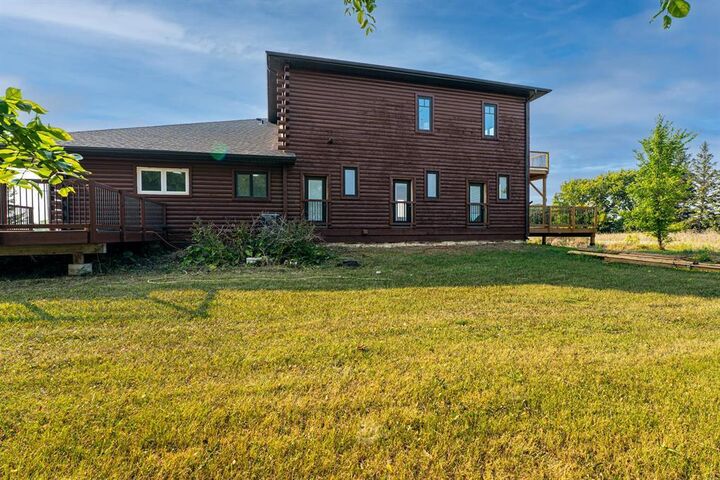 Property Photo:  949 Strathnaver Avenue  MB R1A 4L5 