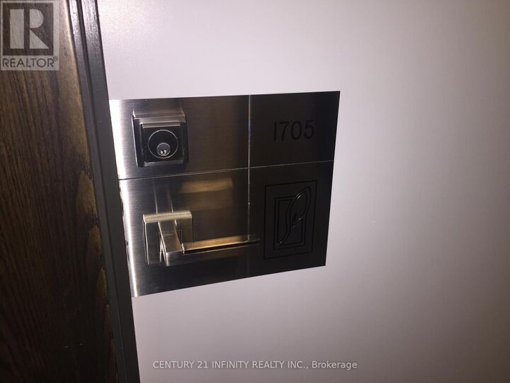 Property Photo:  4011 Brickstone Mews 1705  ON L5B 0J7 