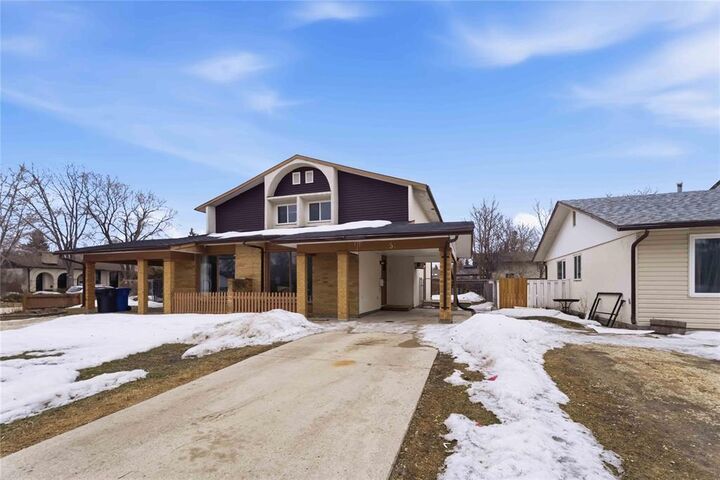 Property Photo:  57 Acorn Place  MB R3R 1Y5 
