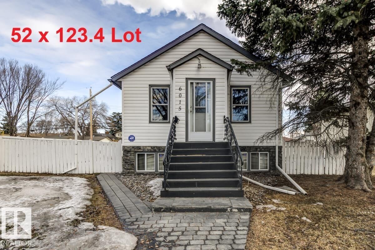 Photo de la propriété:  6015 106 Street NW  AB T6H 2T5 