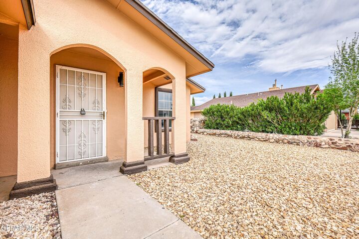 Property Photo: 5729 Saplinas Road TX 79932