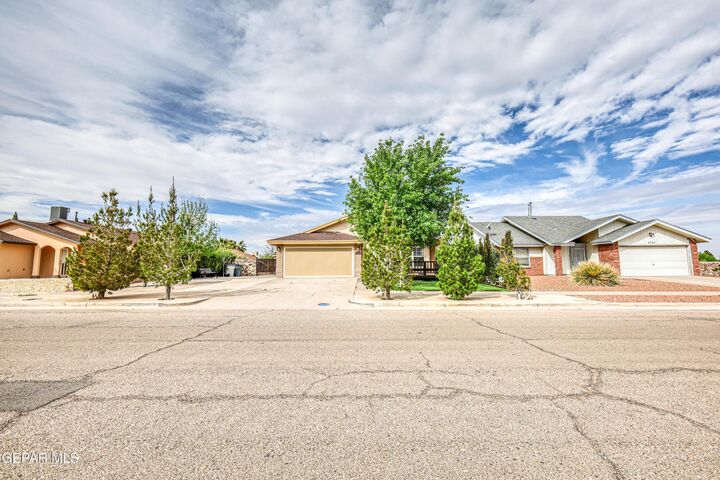 Property Photo: 5733 Saplinas Road TX 79932