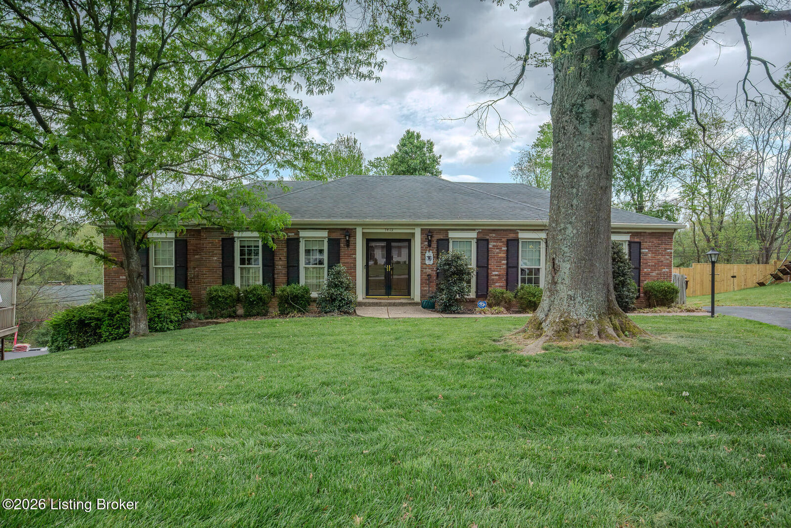 Property Photo:  7412 Glen Arbor Rd  KY 40222 