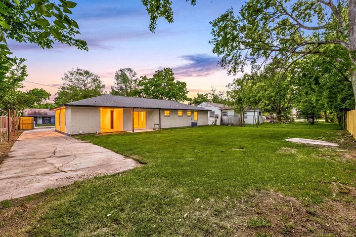 Property Photo:  7990 Sparta Street  TX 77028 