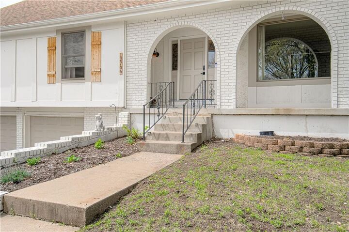 Property Photo: 12706 Corrington Avenue MO 64030