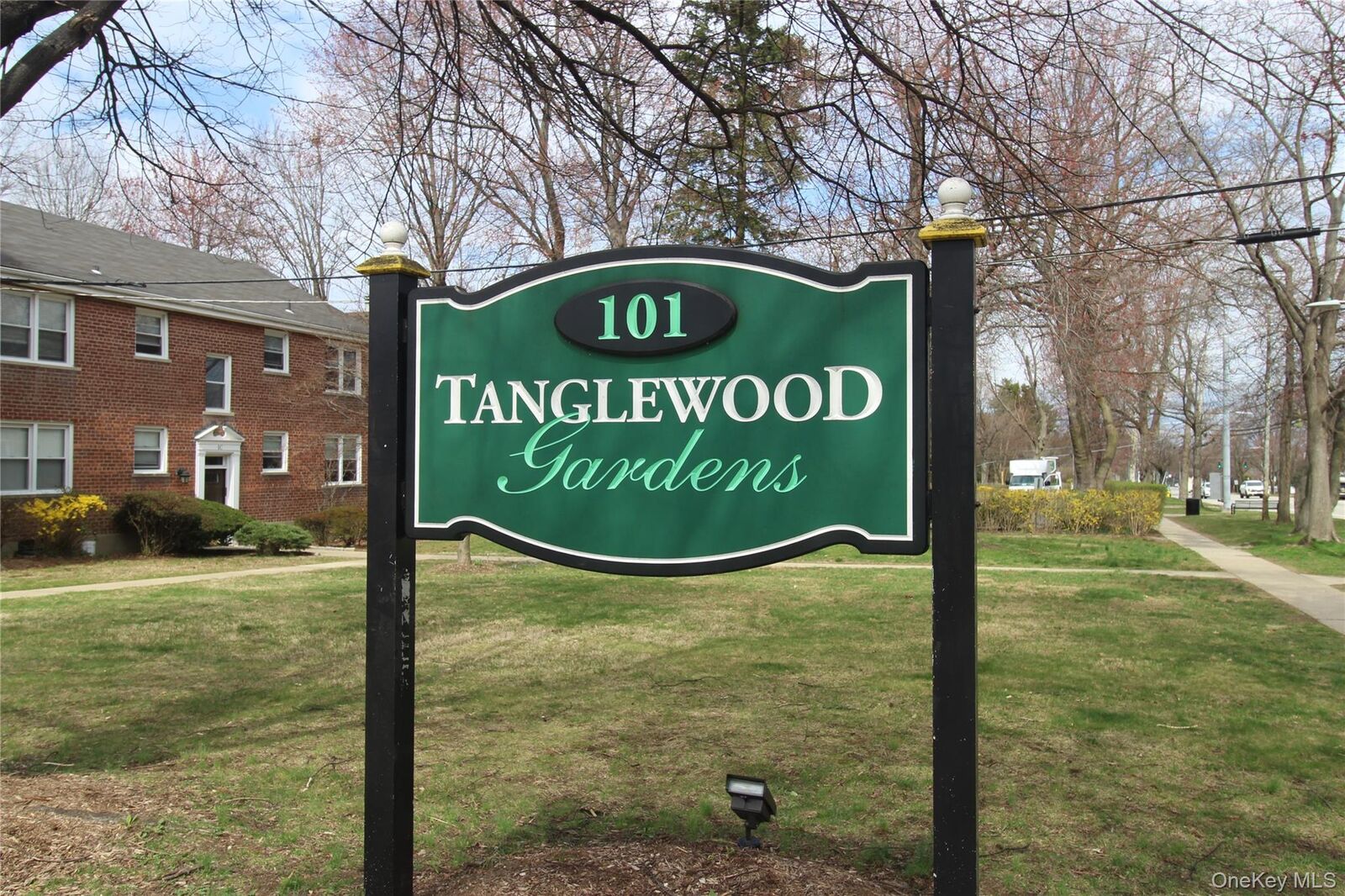 Property Photo:  101 N Broadway #2B2  NY 10603 