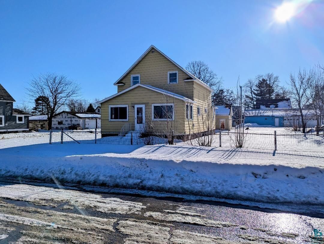 Property Photo:  119 E Michigan Ave  MN 55741 