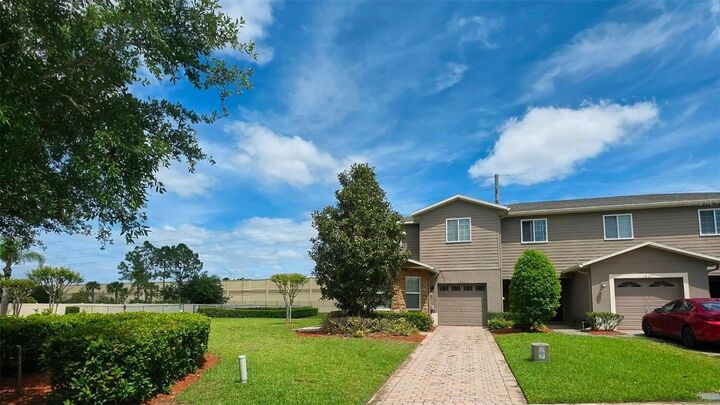 Property Photo: 1861 Chatham Place Drive FL 32824