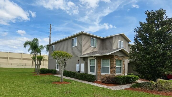 Property Photo:  1861 Chatham Place Drive  FL 32824 