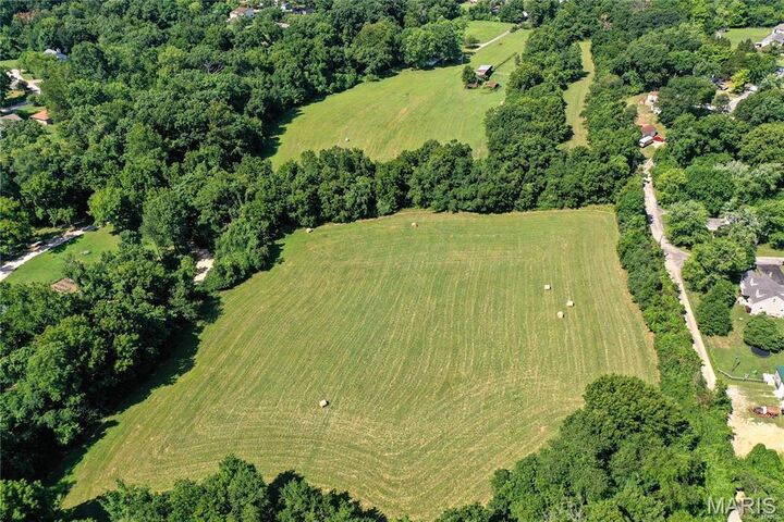 Property Photo:  108 E Lark Drive  MO 63026 