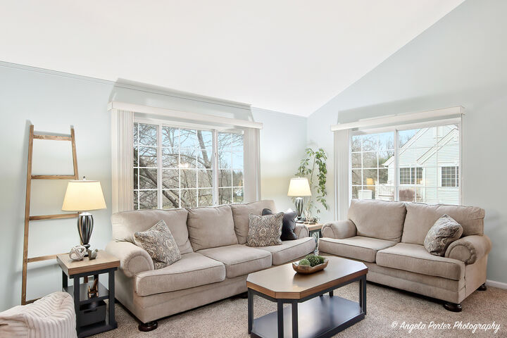 Property Photo: 324 New Haven Drive IL 60013