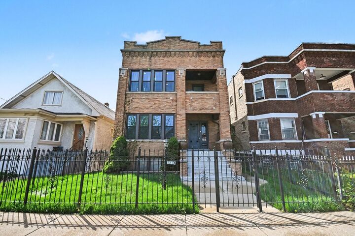 Property Photo: 1216 N Mason Avenue IL 60651