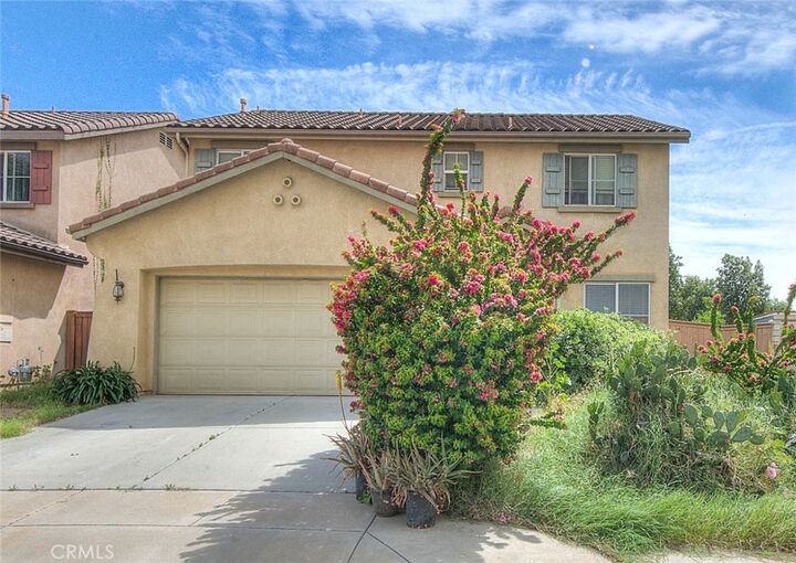 Property Photo:  1011 Alderwood  CA 92571 