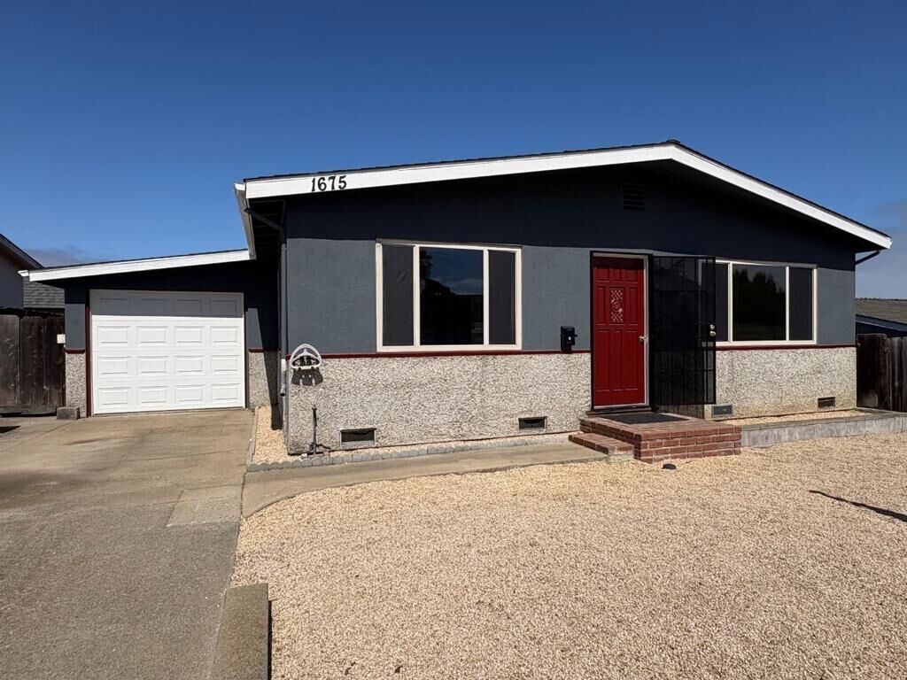 Property Photo:  1675 Luxton Street  CA 93955 