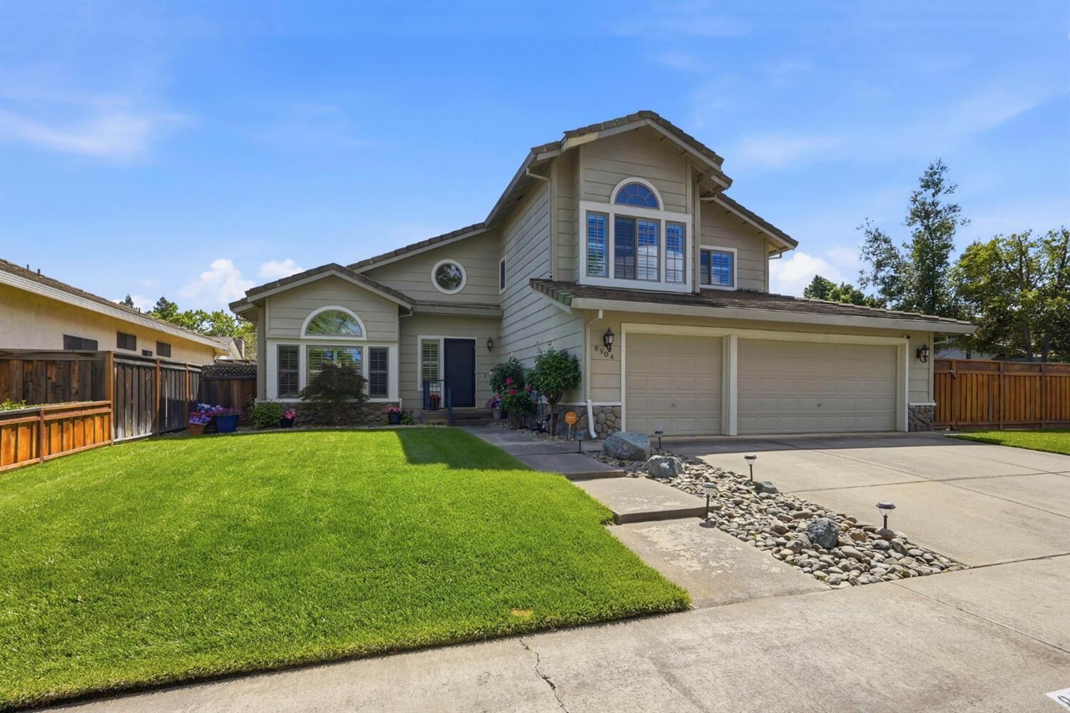 Property Photo:  8904 Royal Gate Way  CA 95624 