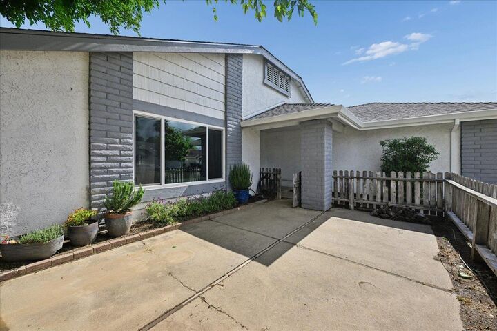 Property Photo:  1221 Rudger Way  CA 95833 