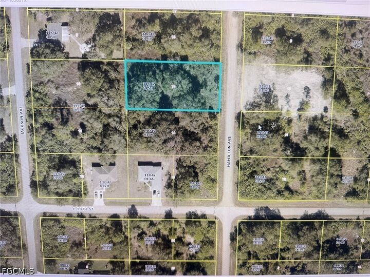 Property Photo:  1905 Hamilton Avenue  FL 33972 