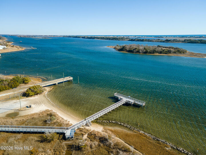 Property Photo:  102 Tralee Place  NC 28445 