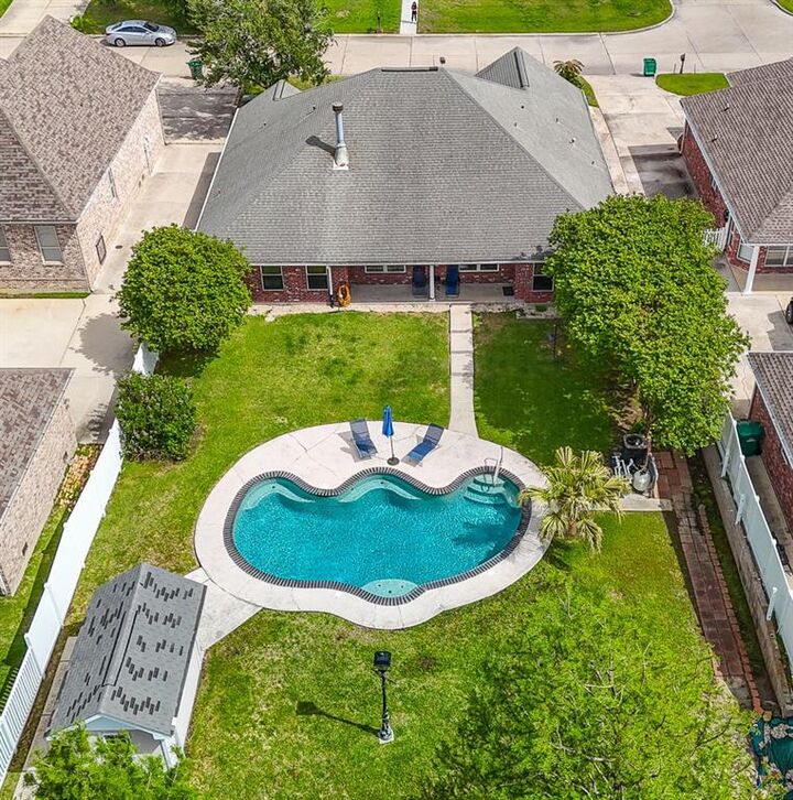 Property Photo: 426 Moonraker Drive LA 70458