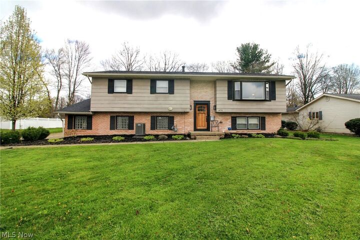 Property Photo:  4775 Logan Arms Drive  OH 44505 