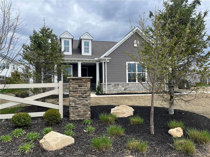 Property Photo:  913 Arthur Trail  OH 44202 