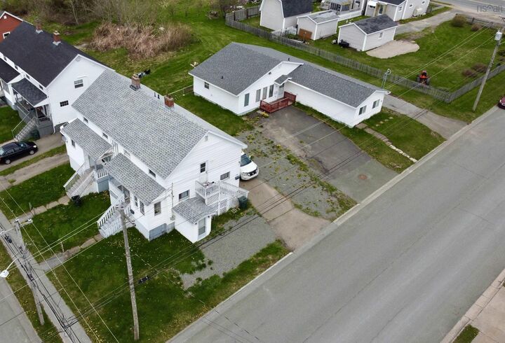 33 Inverness Street — photo 1