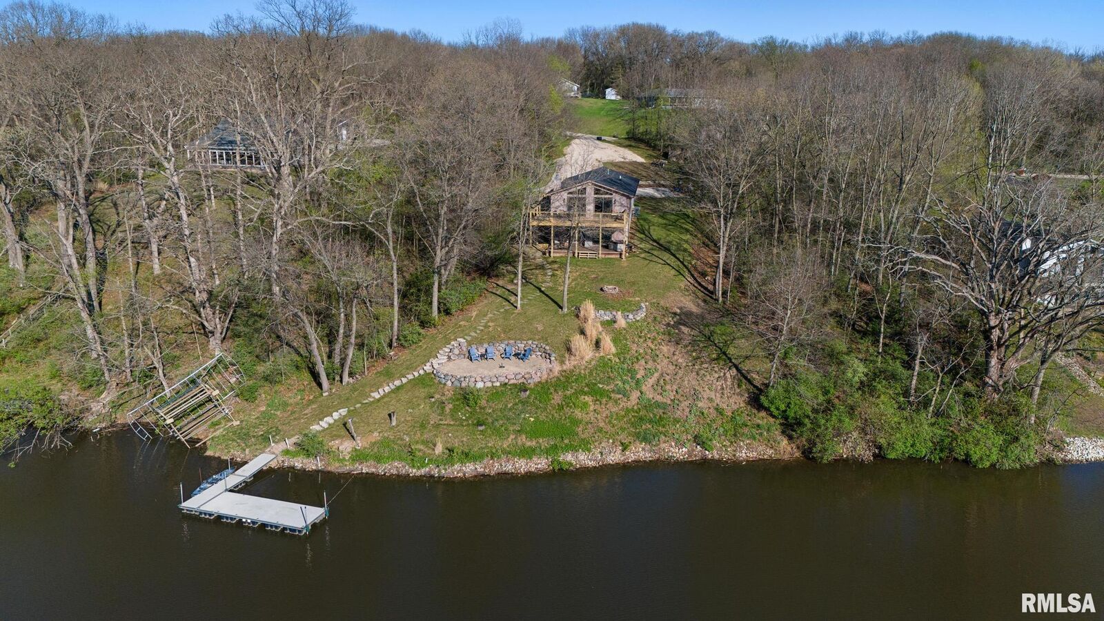 Property Photo: 225 N Shore Place IL 61428