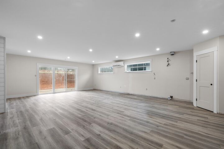 Property Photo: 67 Alice Avenue PE C1C 0V4
