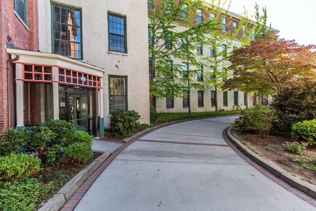 Property Photo:  15 Higgins St 201  RI 02917 