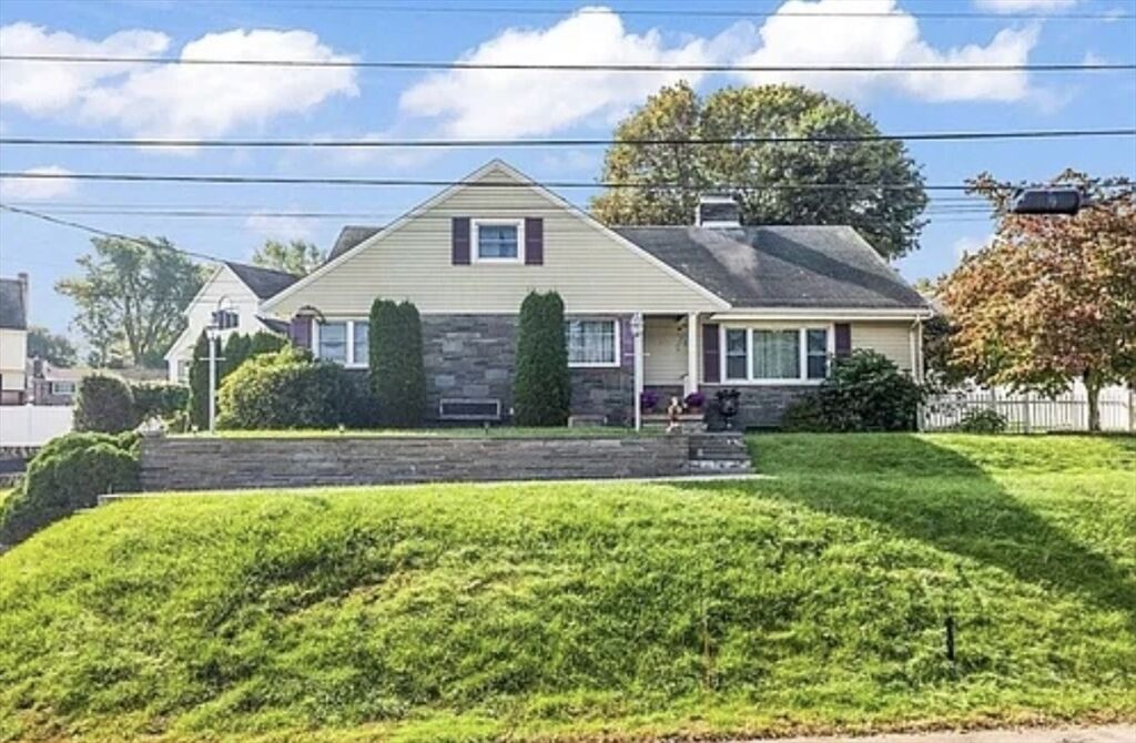 Property Photo:  3 Greenview Rd 3  MA 02180 