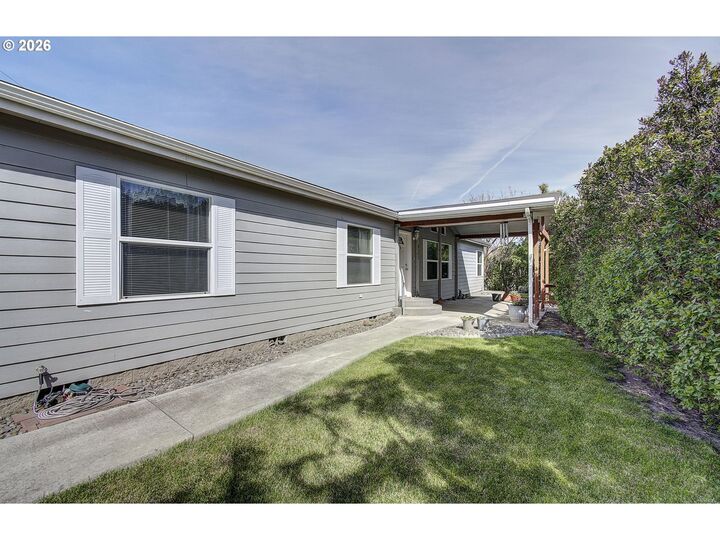 Property Photo: 1408 Clark St OR 97065