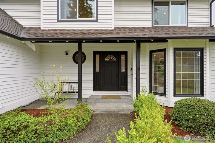 Property Photo:  4935  Mill Pond Loop  SE  WA 98092 