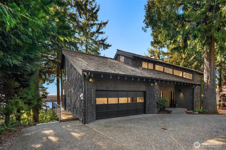 Property Photo:  7515 SE 76th Street  WA 98040 