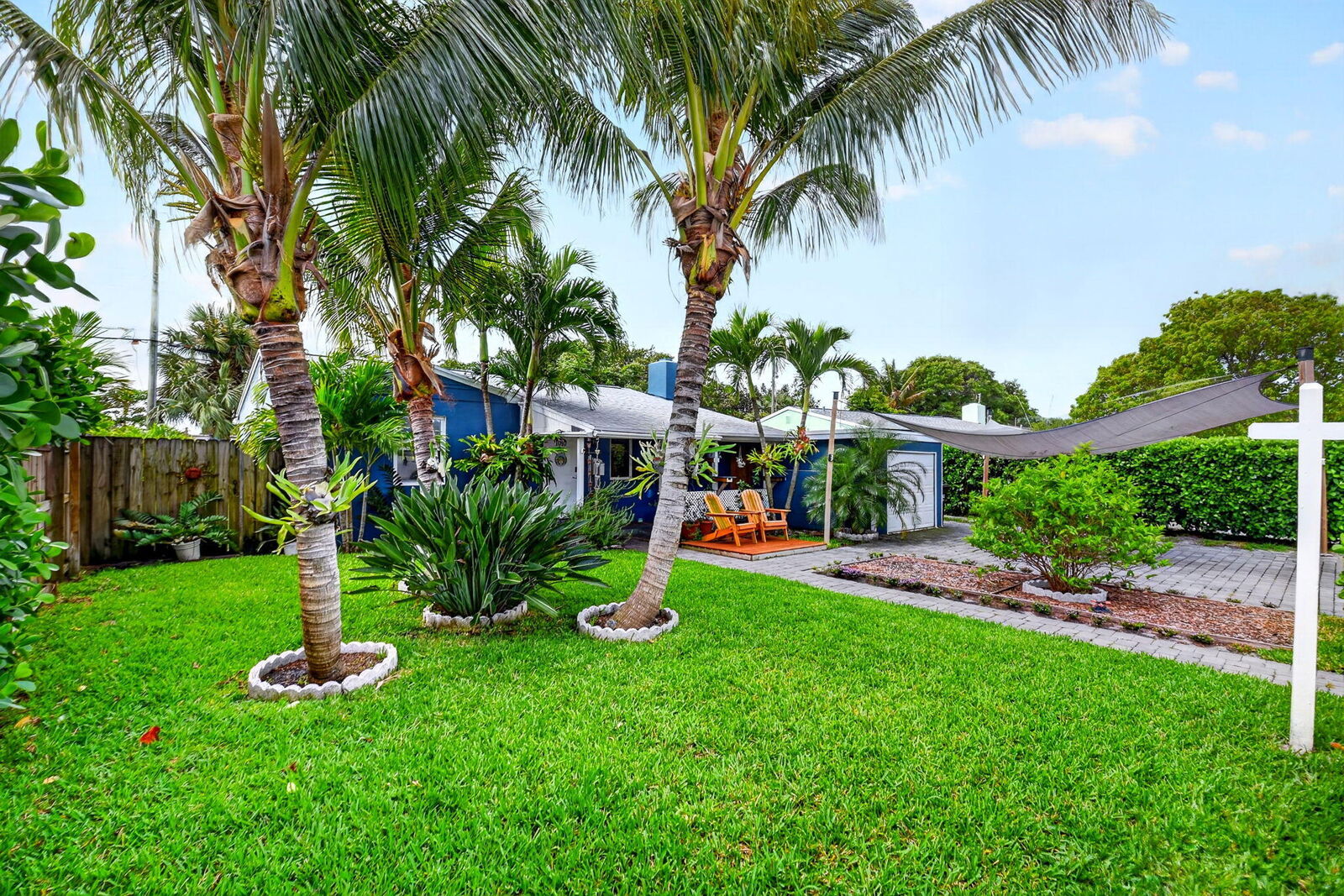 Property Photo:  1010 Churchill Circle S  FL 33405 