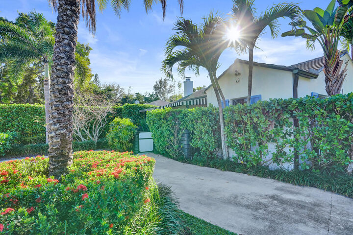 Property Photo:  246 N Swinton Avenue  FL 33444 