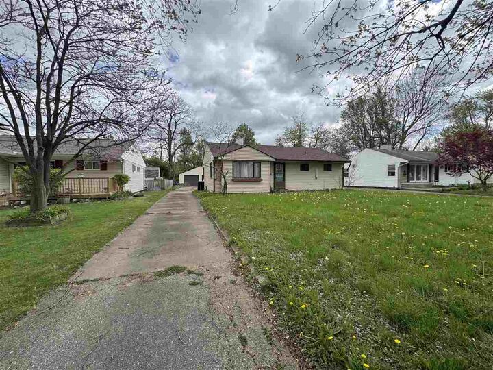 Property Photo:  321 S 32nd Street  IN 47374 