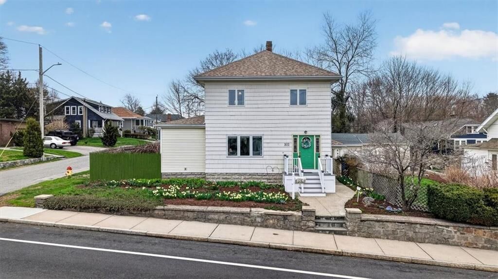 Property Photo:  102 Willett Avenue  RI 02915 